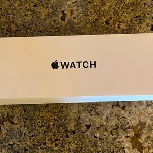 NWOT Apple Watch SE (Gen 2) 40mm midnight Ai Mid SB S/M GPS Packaging in White